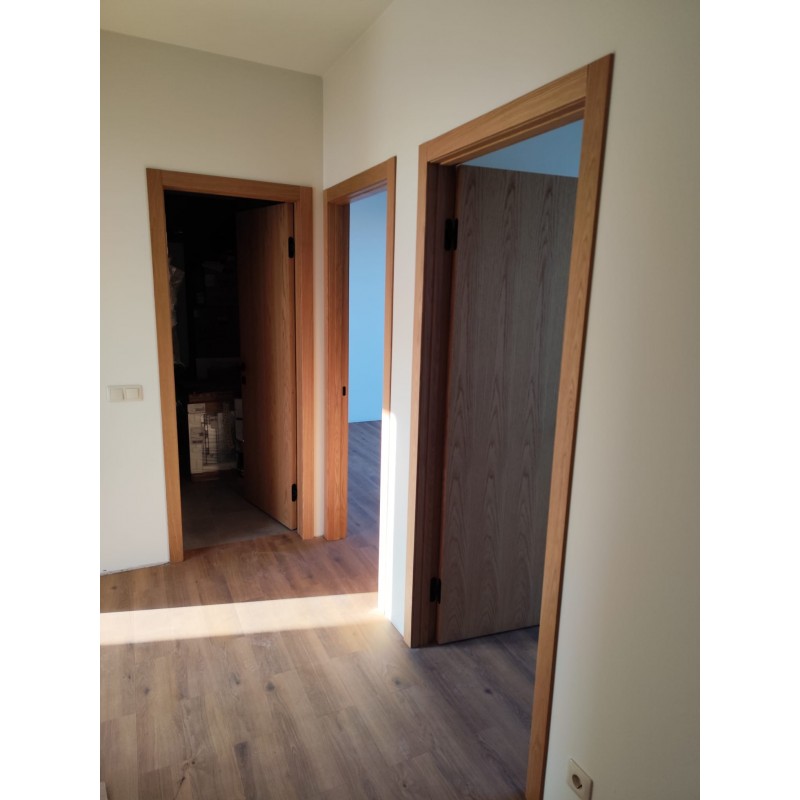 Interior doors are veneered OAK LINE DSP