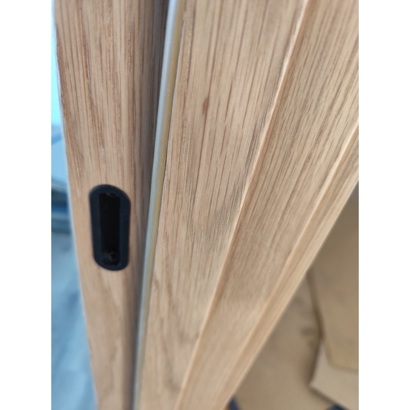 Interior doors are veneered OAK LINE DSP
