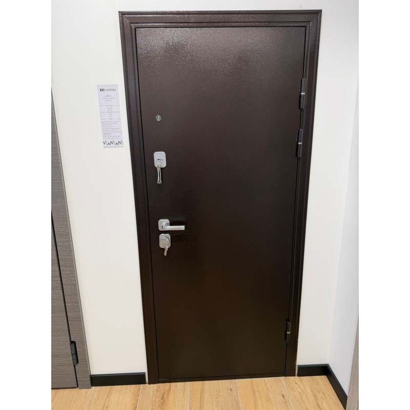 Ieejas durvis LAR-2 Metalluks Metāls/Spogulis