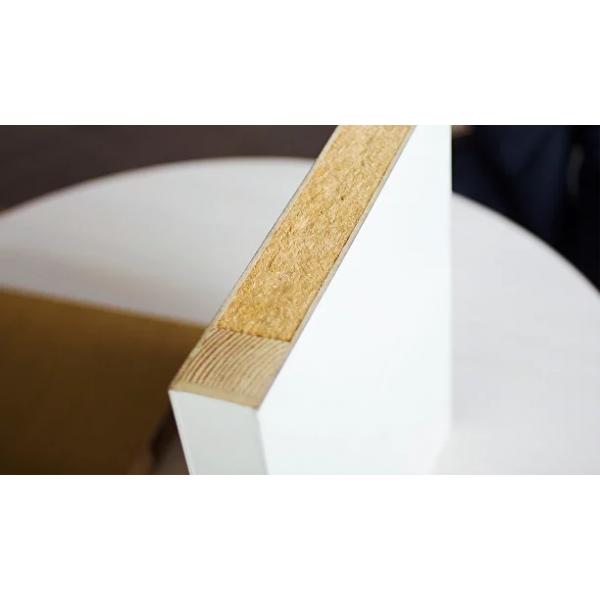 Крашеные межкомнатные двери AVESTA Solid Core