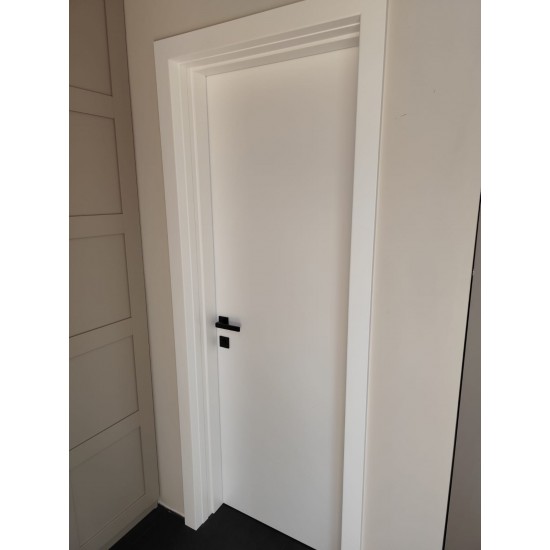 Painted Doors MONTARO RAL 9003 with black fittings