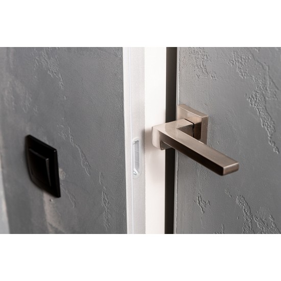 Slēptās durvis REVERS INVISIBLE ar alumīnija malu no 4 pusēm