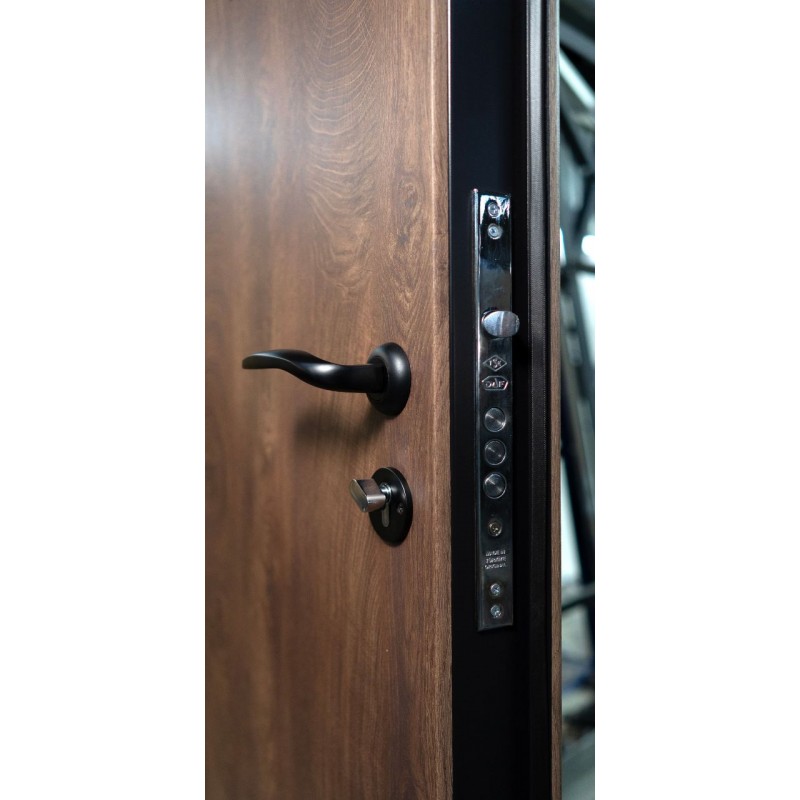 Metāla durvis dzīvoklim ar minerālvates pildījumu CLASSIC STEEL MDF